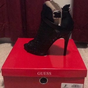 Guess Cosma Pumps